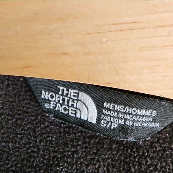 The North Face Men's Dark Black Performance Jacket - Picture 10 of 15